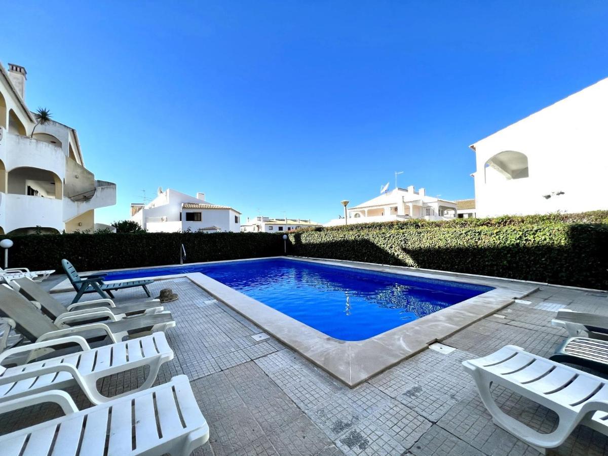 Quarteira Classic 1 With Pool By Homing Екстер'єр фото